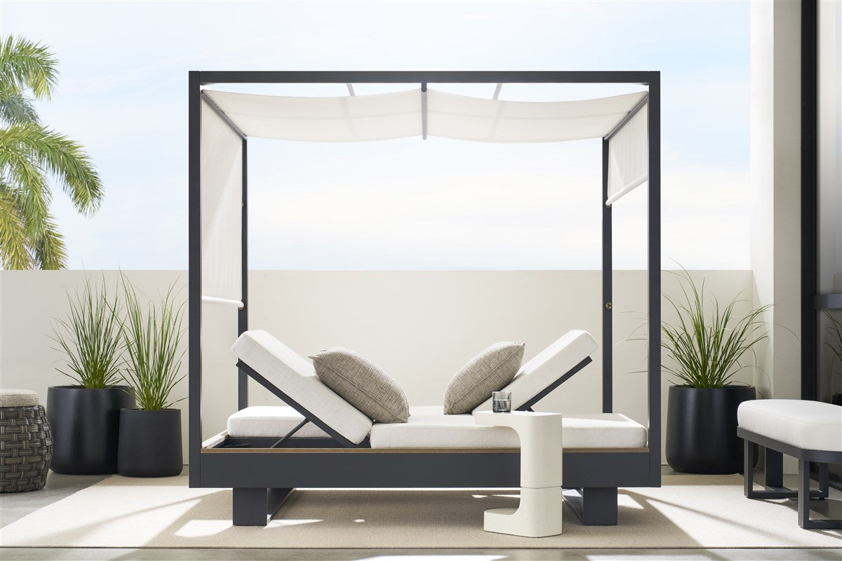 Vanguard Colleen Outdoor Bench — N/a