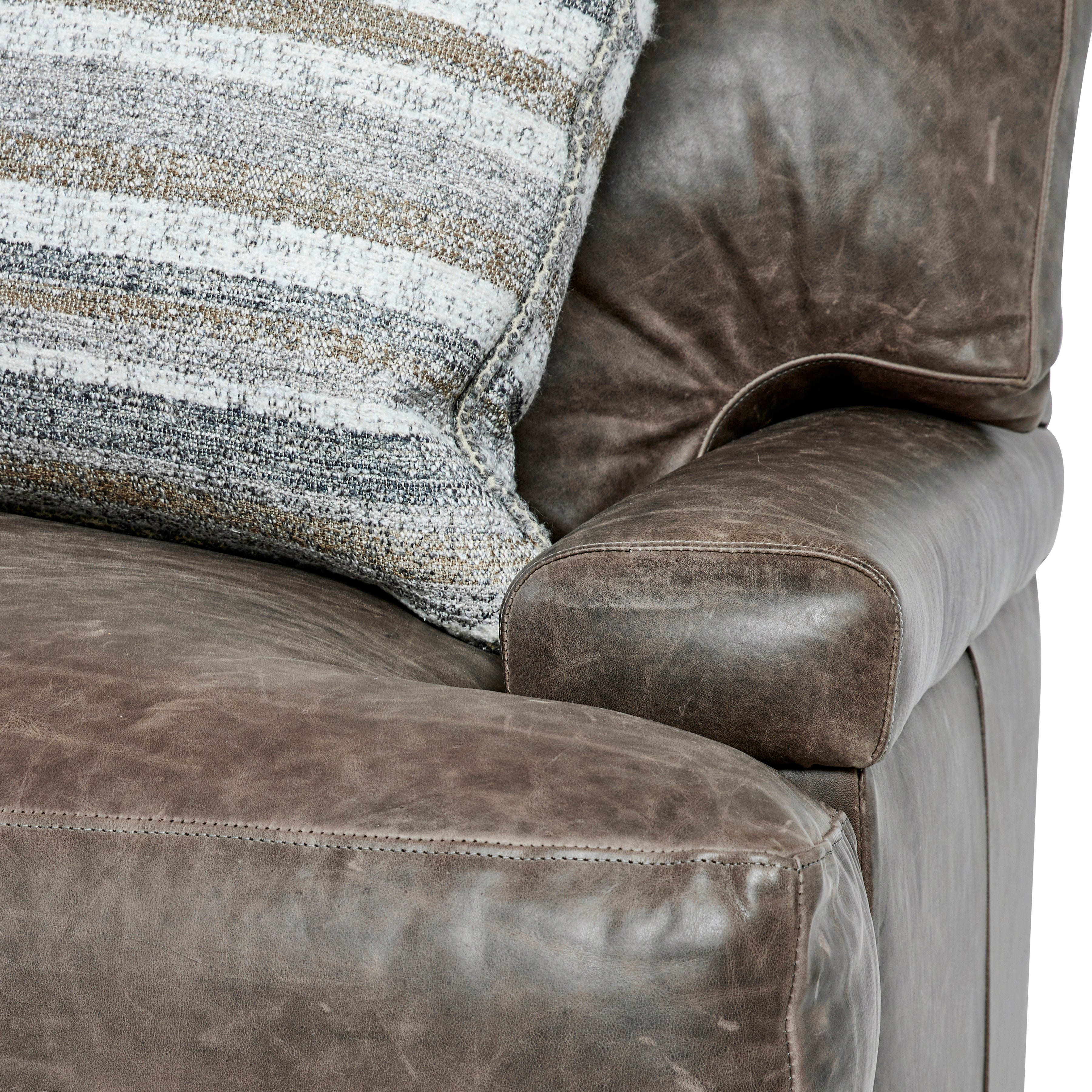 Bernhardt Living | Bernhardt Burnham Leather Chair - Brown | 7202LO