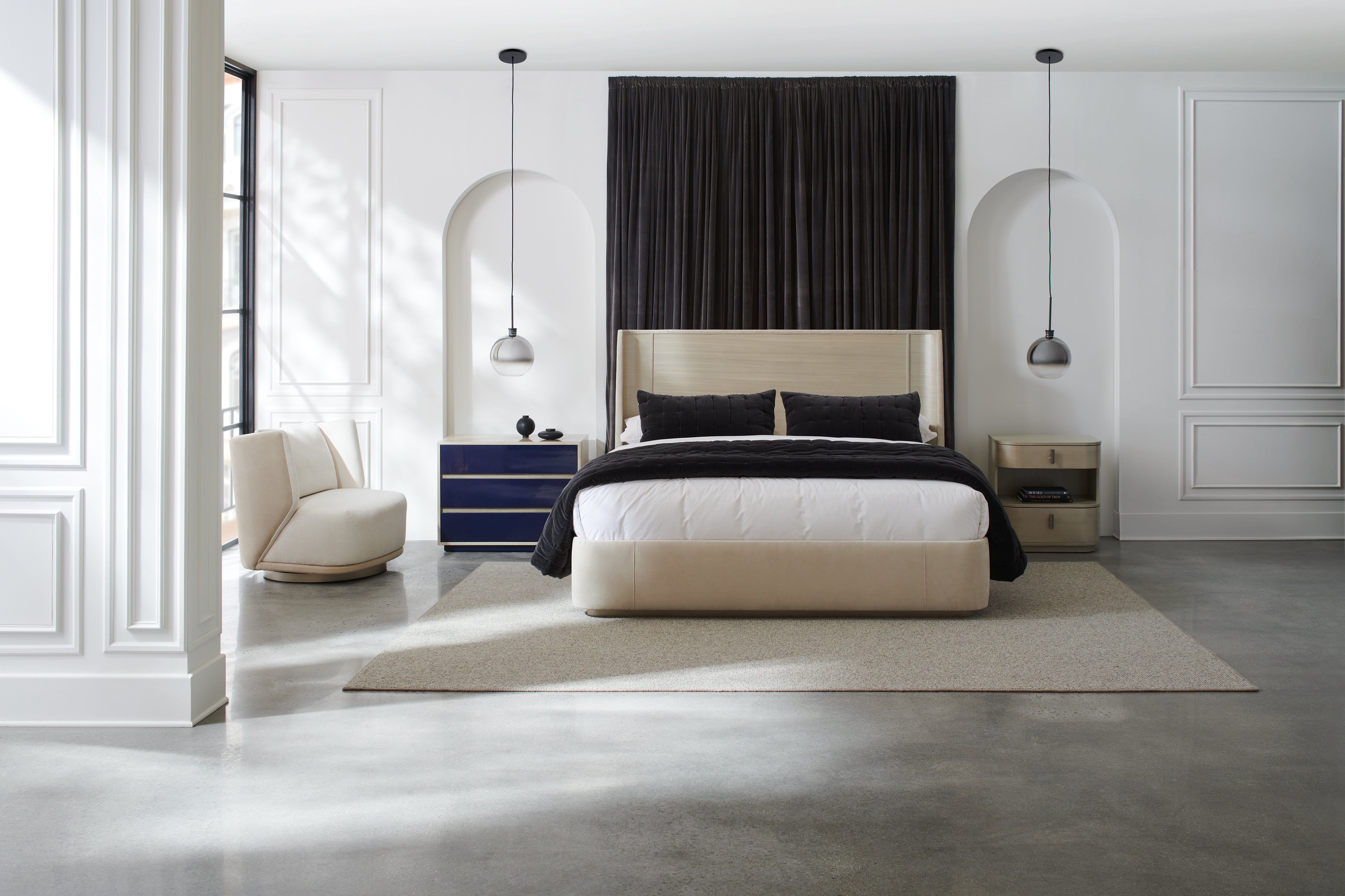 Caracole Da Vita Platform Bed - King