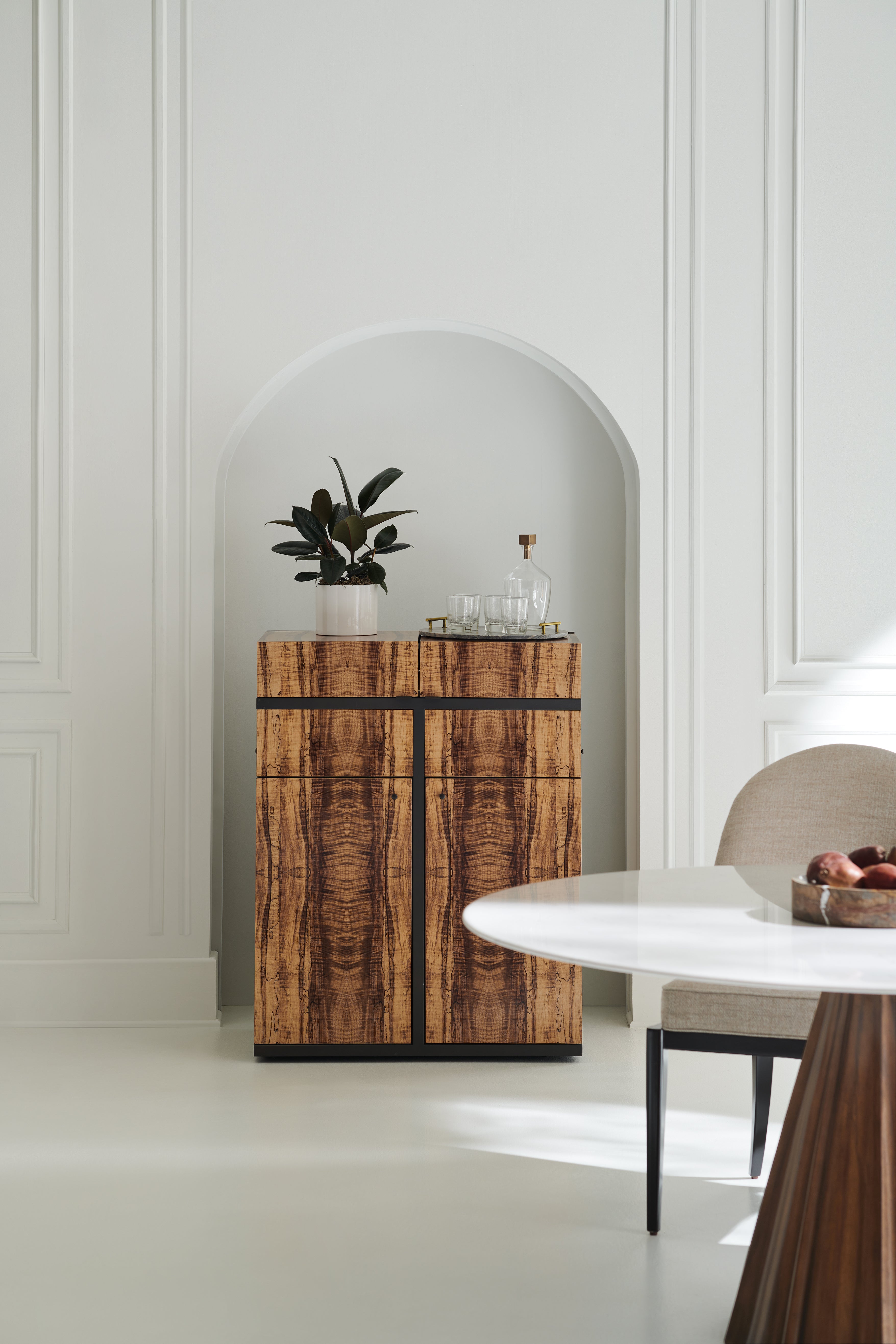 Caracole Top Shelf Bar